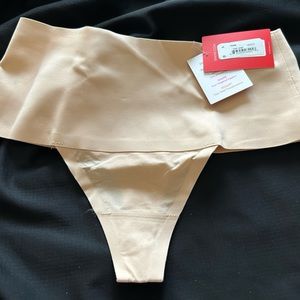 SPANX Undietectable thong size S